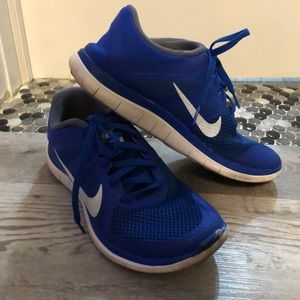 Gently worn Women’s Nike free runs 🏃‍♀️❤️🏃‍♀️